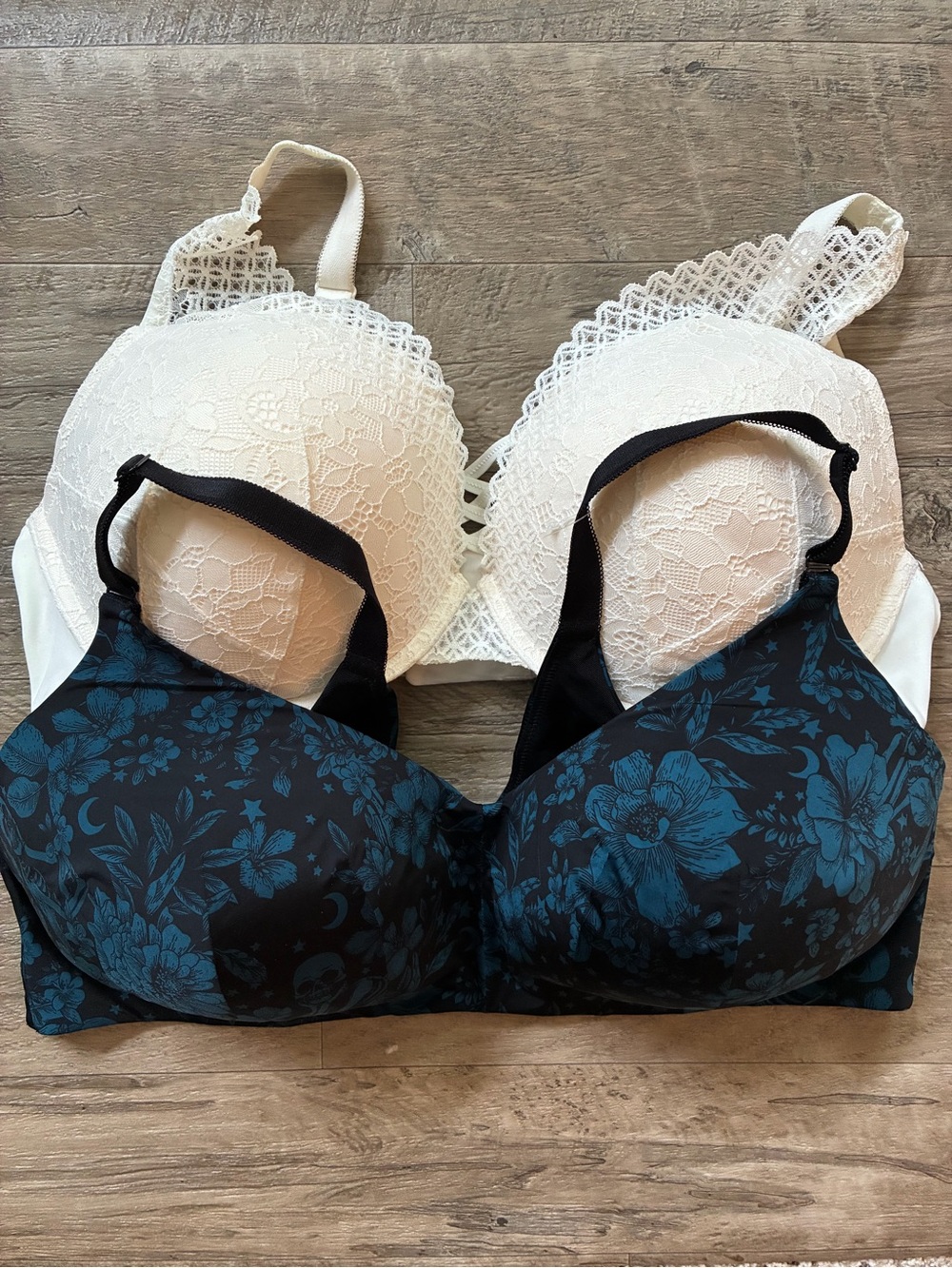 Torrid Curve 2 Bras Wirefree Underwired Lace Skull Floral Print